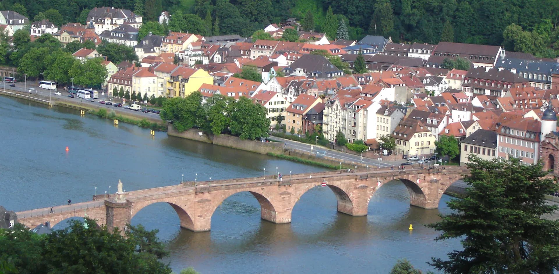 Alte Brücke in Heidelberg vom Philosophenweg