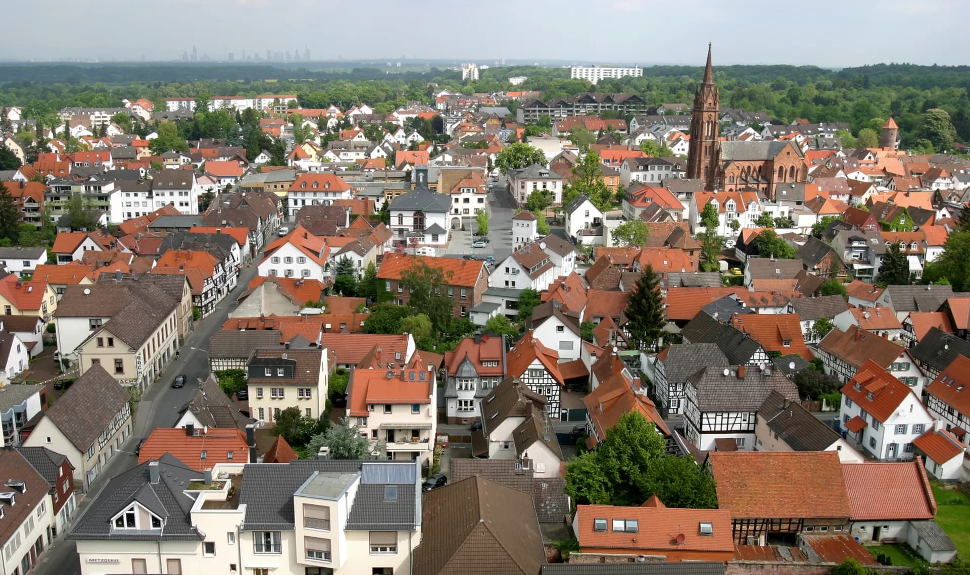 Blick auf die Altstadt von Langen mit Stadtkirche
